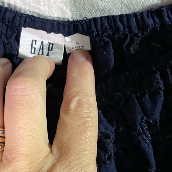 Gap Woman's Blue Eyelet Boho Top Size Large - Picture 4 of 4